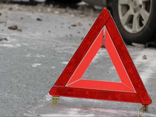 На трассе в Полтавской области грузовик сбил насмерть пешехода