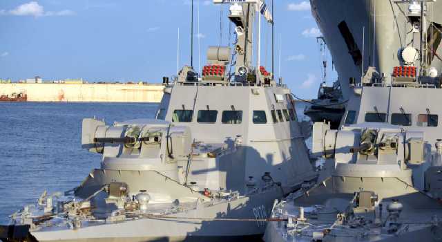 Україна запросила НАТО супроводжувати свої військові кораблі в Азовському морі