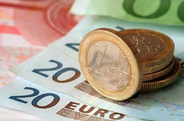 В кошельках украинцев гуляют фальшивые евро: каких купюр стоит опасаться