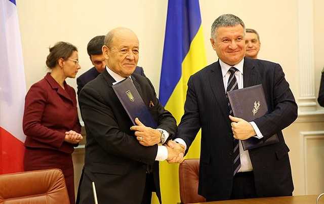 Аваков опубликовал видео с французскими вертолетами для Украины