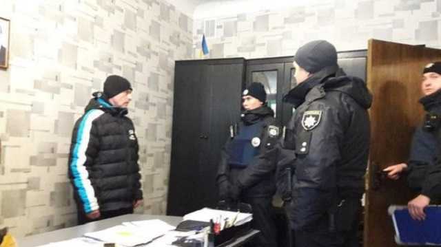 “Хвалився геніталіями”. У Харкові біля школи затримали педофіла