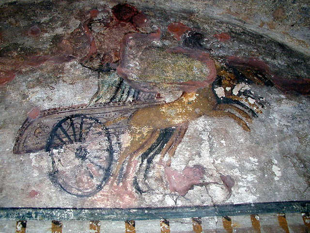 Російські окупанти руйнують склеп Деметри в Керчі