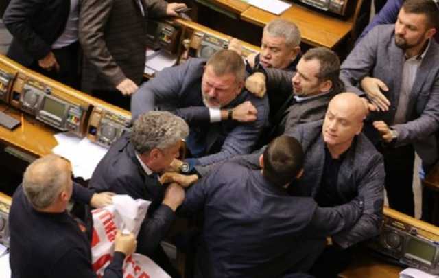 Чому бійки в Раді – це добре, і про що вони свідчать