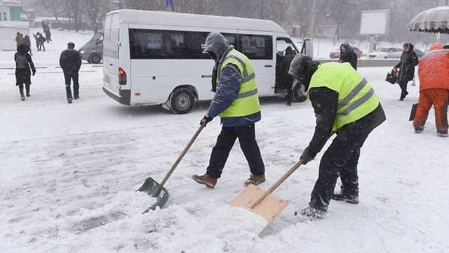 На Киев идут обильные снегопады - в мэрии объявили мобилизацию коммунальных служб