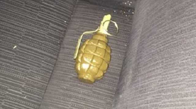 В центре Запорожья на двери магазина прикрепили гранату