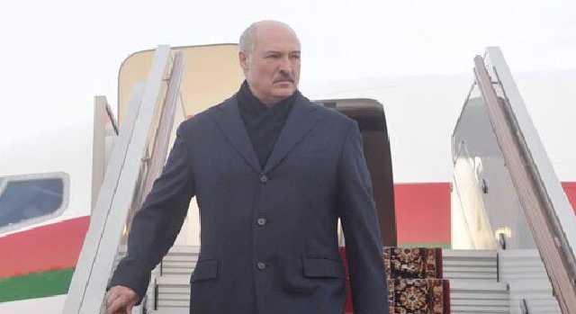 Переговоры в «небратском формате»: Лукашенко прибыл к Путину