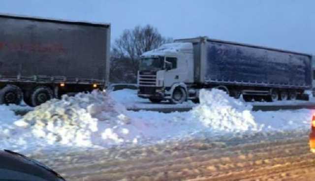 Непогода спровоцировала транспортный коллапс в Украине: информация по областям