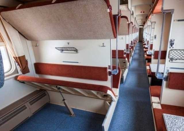 Пострадавшей из поезда “Киев-Рахов”, на которую упала полка с пассажиркой, приходится самостоятельно оплачивать лечение