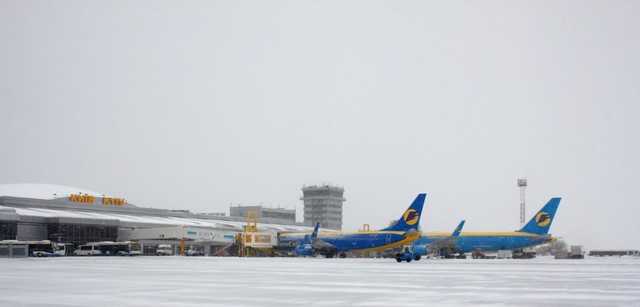 Во львовском аэропорту из-за непогоды отменили рейсы