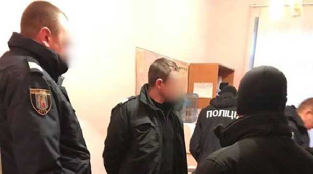 В Киеве под суд пойдут полицейские, которые “крышевали” воров на вокзале