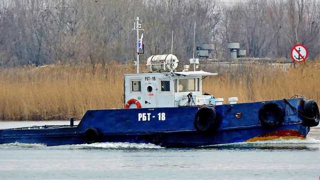 В порту Керчи затонул российский буксир