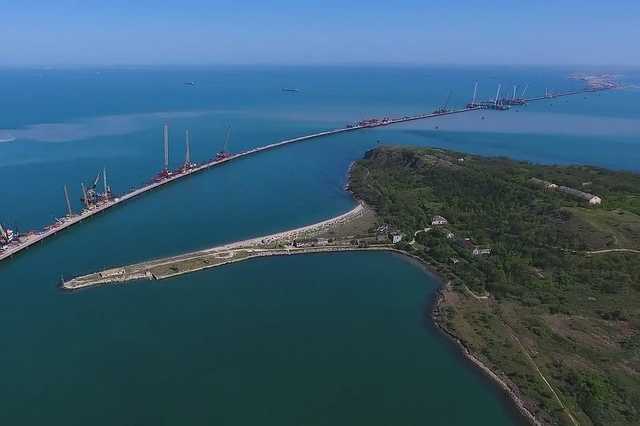 РФ призвала Украину отказаться от прохождения кораблей через Керченский пролив