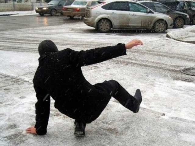 Из-за гололеда 3 тысячи жителей Киева получили травмы