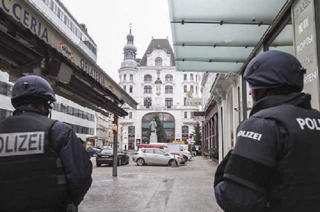 В Вене неизвестные напали на церковь, пострадали от восьми до 15 человек