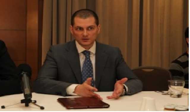 Нардеп-“склеротик” Омельянович не задекларировал 20 участков земли и квартиры