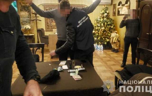 В Полтаве чиновник погорел на крупном "откате"