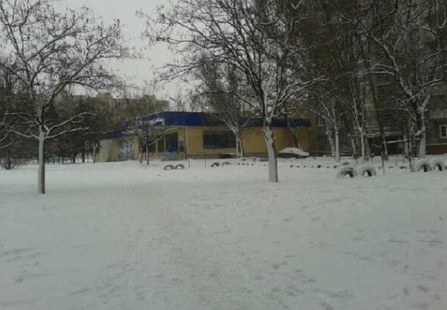 Жизнь здесь остановилась: показали фото безлюдного города на Донбассе