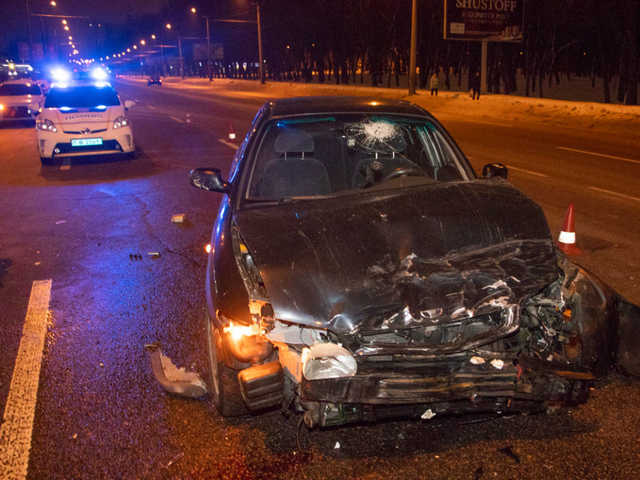 В Днепре столкнулись Range Rover и Daewoo Nubira