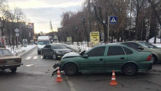 Под Киевом пьяный водитель спровоцировал ДТП: пострадали трое детей