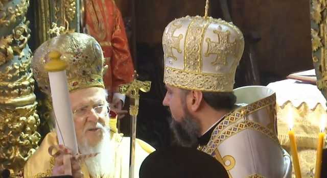 Варфоломей и Епифаний пожелали украинцам на Рождество мира и завершения войны