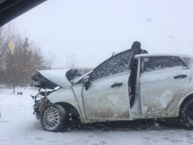 ДТП на трассе Киев-Чоп: столкнулись авто и микроавтобус, 12 человек пострадали