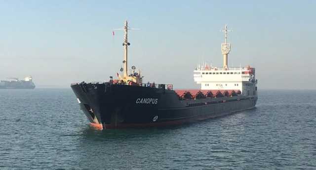 Капитан российского судна найден мертвым в собственной каюте