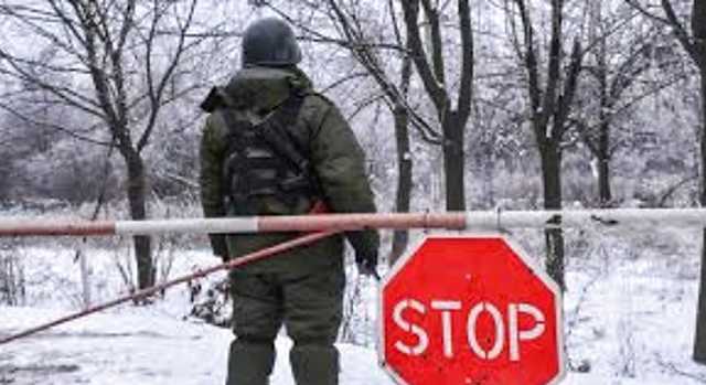 Боевики на Донбассе в рождественский вечер оставили в «серой зоне» четверых мирных жителей