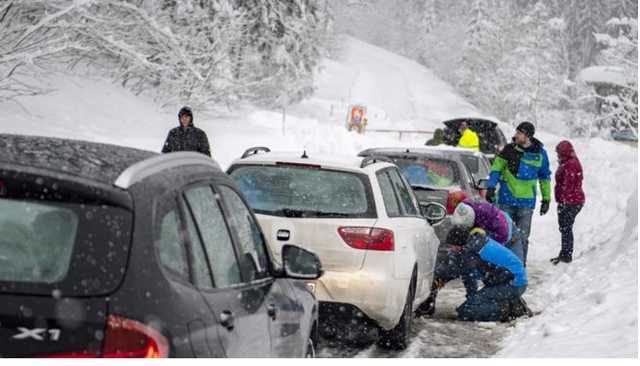 Из-за снегопадов в Альпах погибли семеро туристов