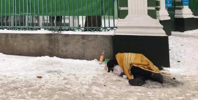 Рождество в Одессе: возле храма УПЦ от холода едва не умер человек