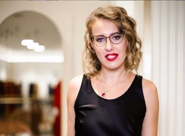 ’’Отец в гробу перевернется’’ Собчак разозлила россиян украинским флагом