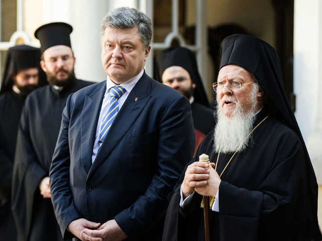 За получение Томоса: Порошенко хотят канонизировать как святого равноапостольного князя Петра