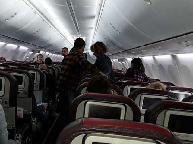 Самолет из Египта не смог приземлиться в аэропорту Николаева: названа причина