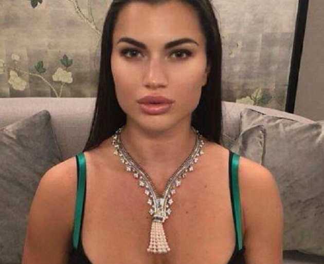 Сожительница народного депутата засветила колье стоимостью 1,5 млн дол.