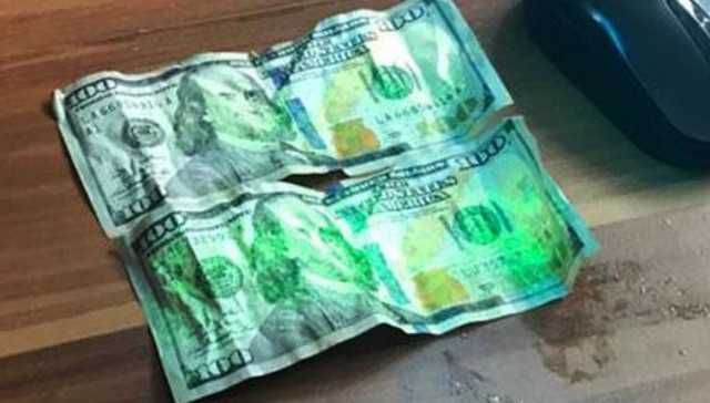 На Закарпатье пойманный на взятке пограничник пытался съесть деньги