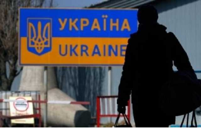 Саме заробітчани врятували економіку України. Проте, замість подяки, уряд планує обкласти їх поборами