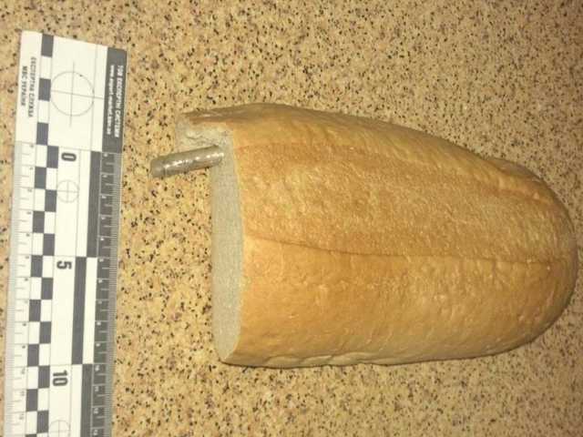 В Харьковской области осужденному в колонию прислали хлеб с наркотиками