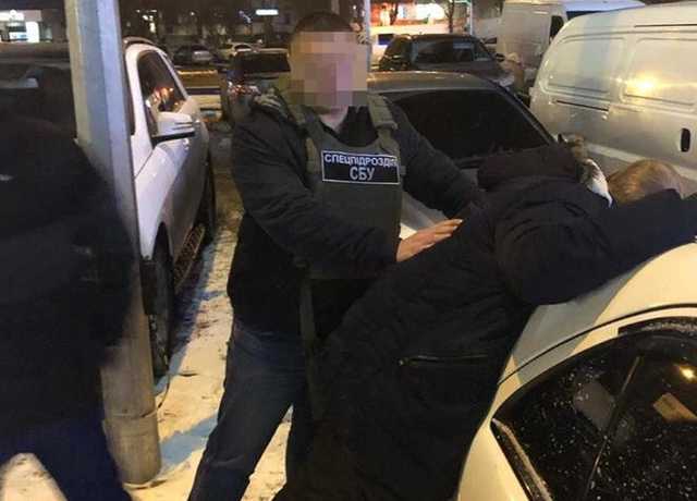 В Одессе СБУ задержала банду вымогателей, в которую входил известный волонтер