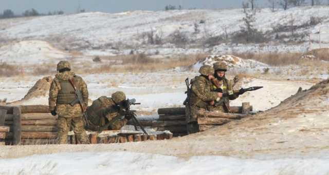 Окупанти обстріляли українських військових під Красногорівкою