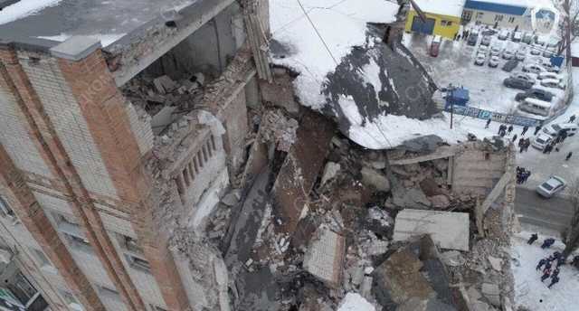 В сети обнародовали шокирующие фото разрушенного взрывом дома в российском городе Шахты