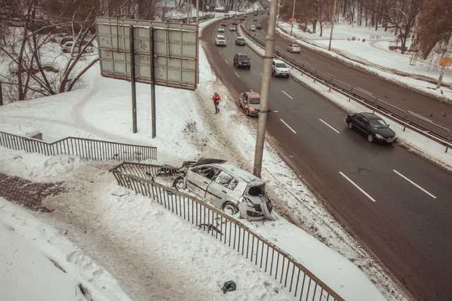 Возле станции метро «Сырец» в Киеве произошло загадочное ДТП