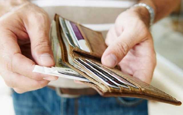 Украинцы начали скрывать доходы от государства