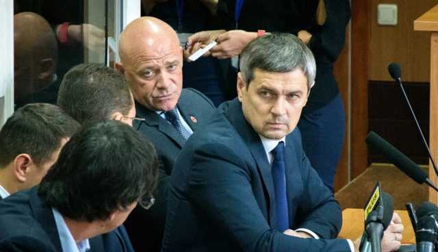 После суда по делу Труханова женщины устроили драку