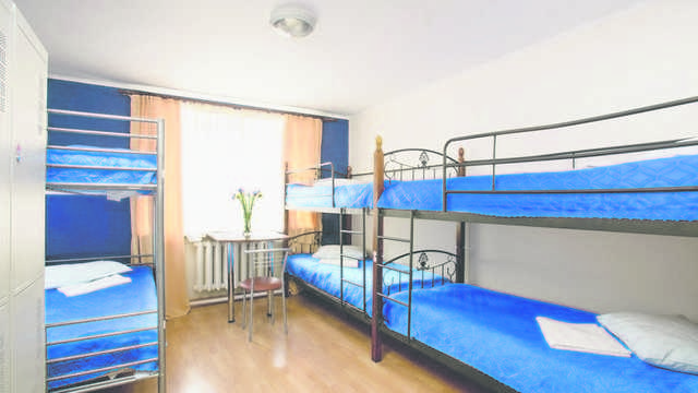 Украинцев заставят платить налог за гостей-иностранцев