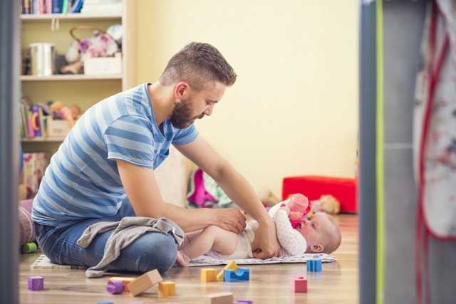 Безработные студенты теперь имеют право не содержать жен с ребенком