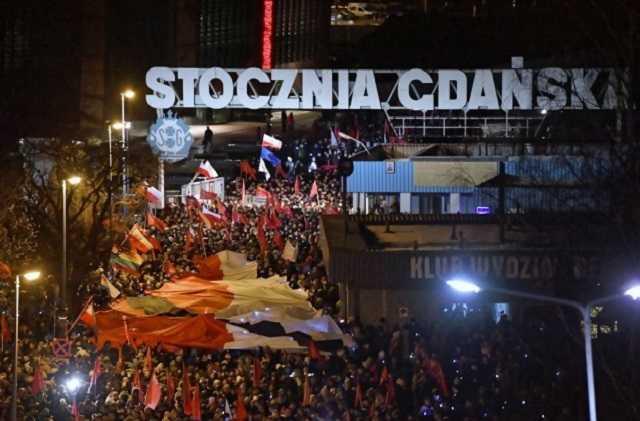 «Он служил людям»: вся Польша провожает мэра Гданьска к месту последнего упокоения