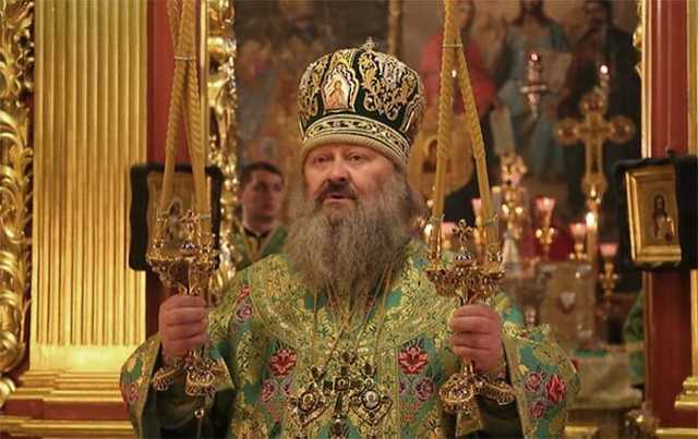 Применил боевую магию: скандал вокруг настоятеля лавры получил продолжение