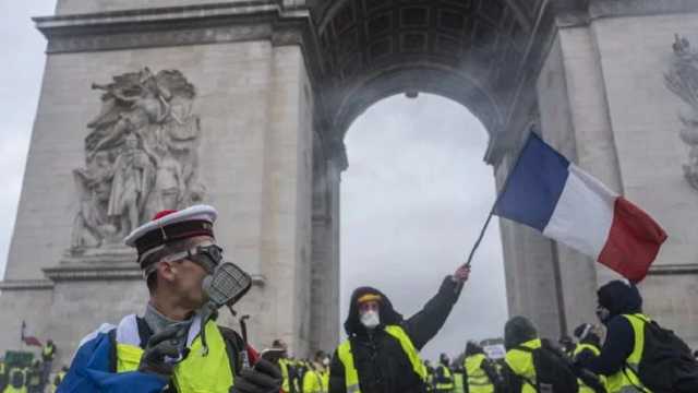 Франция готовится к новой волне протестов: мобилизовано более 80 тысяч полицейских