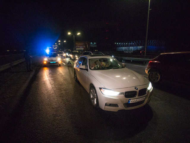 На Южном мосту в Киеве столкнулись четыре иномарки