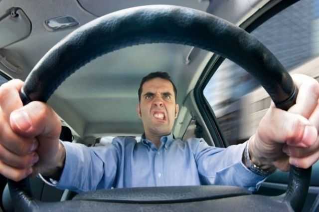 Пытался сбежать: в Одессе полиция задержала пьяного водителя маршрутки