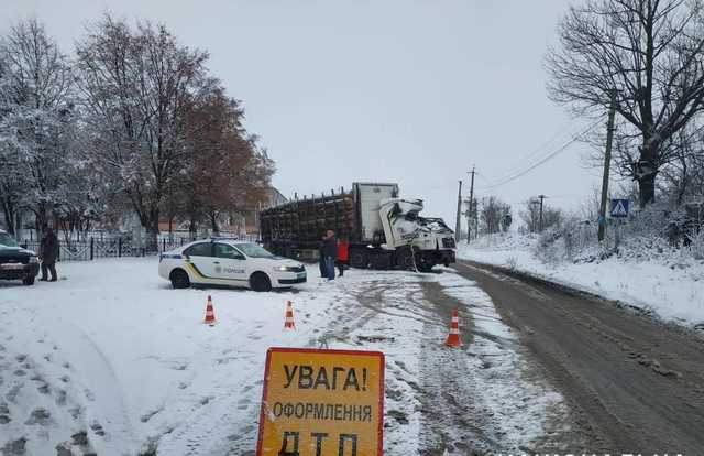 В полиции подсчитали сколько аварий произошло в Украине из-за снегопада